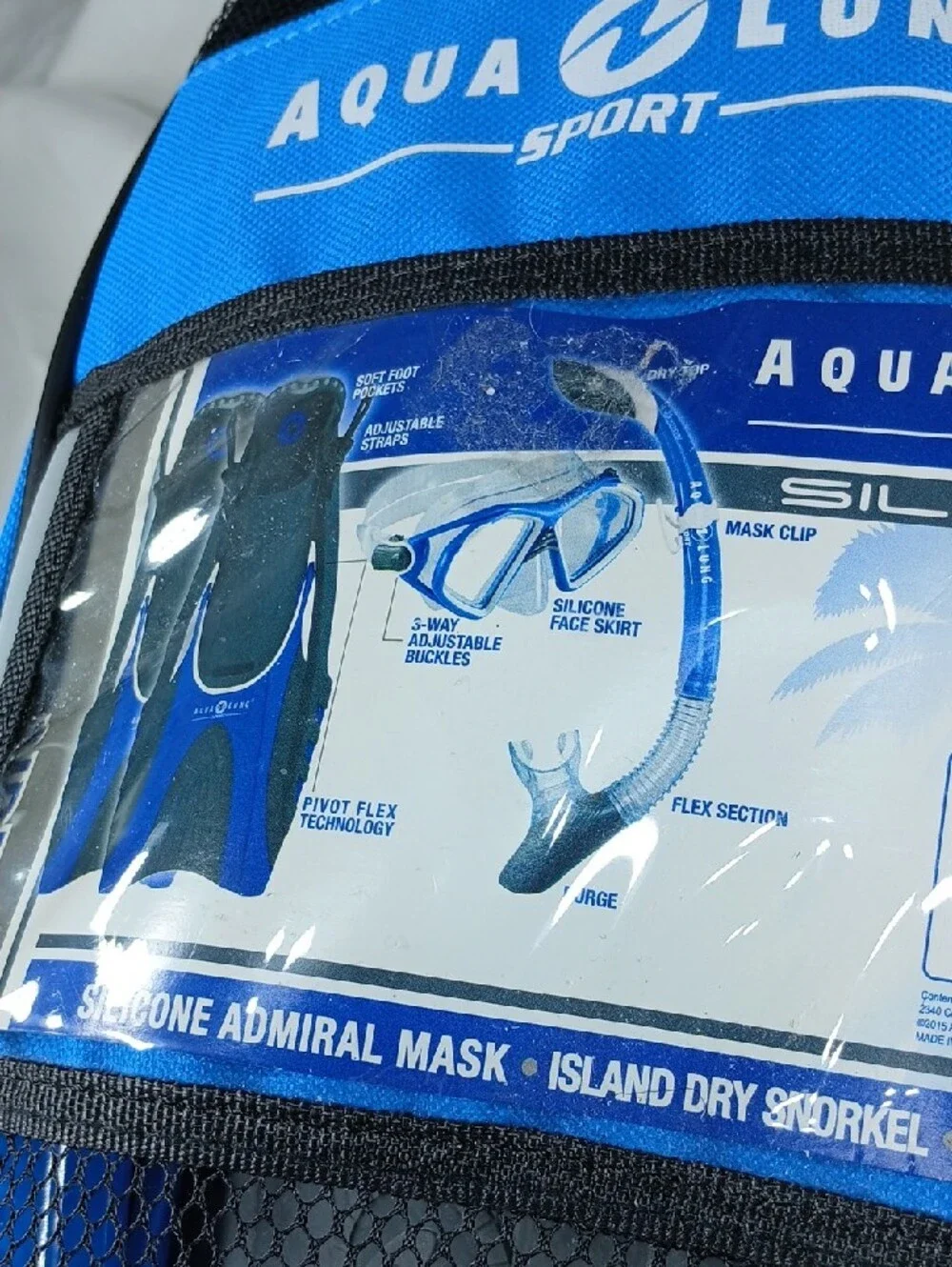 Aqua Lung Sport Men’s Blue Snorkel Mask and Fin Set